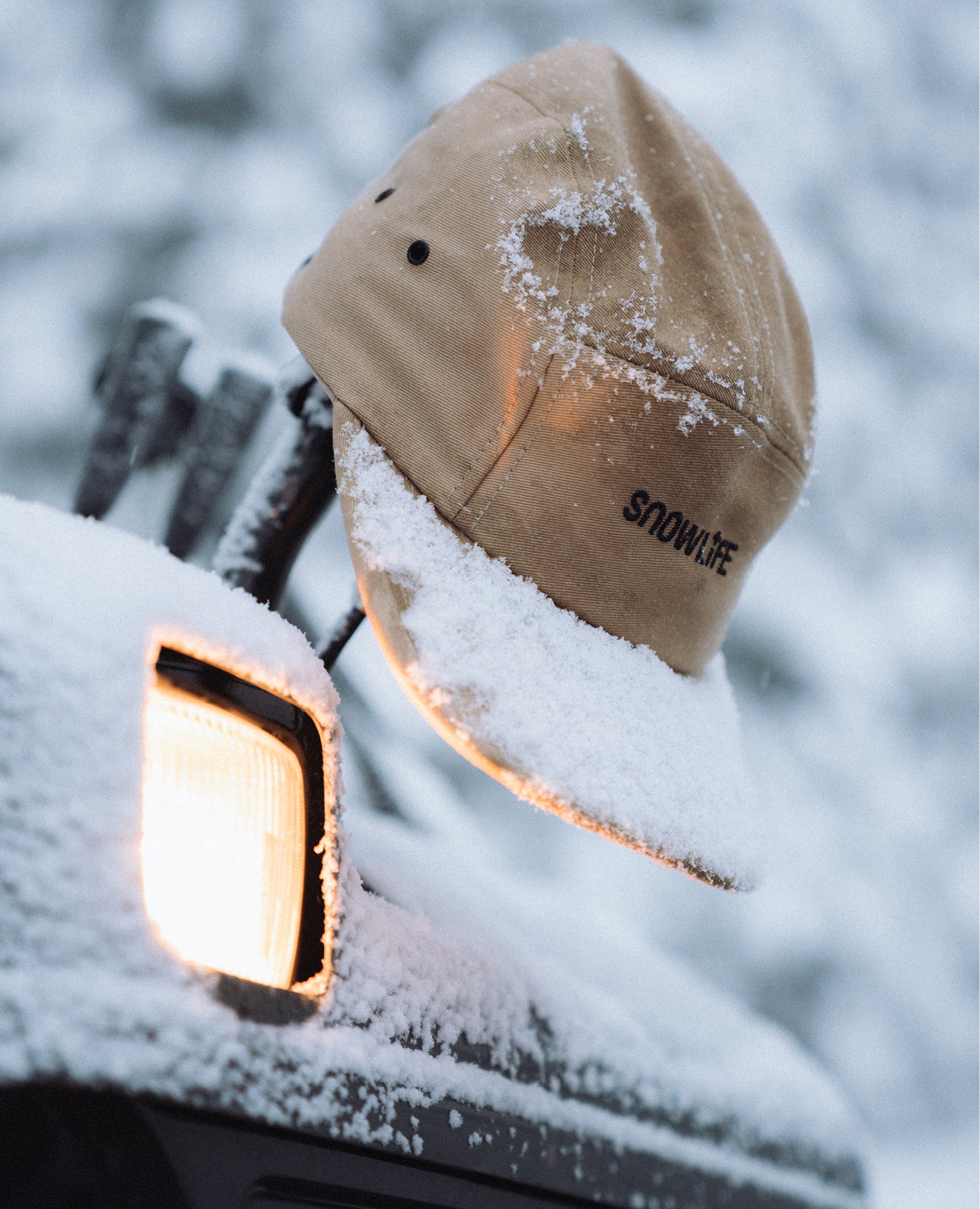 classic-snowlife--5-panel-cap-accesories/apparel